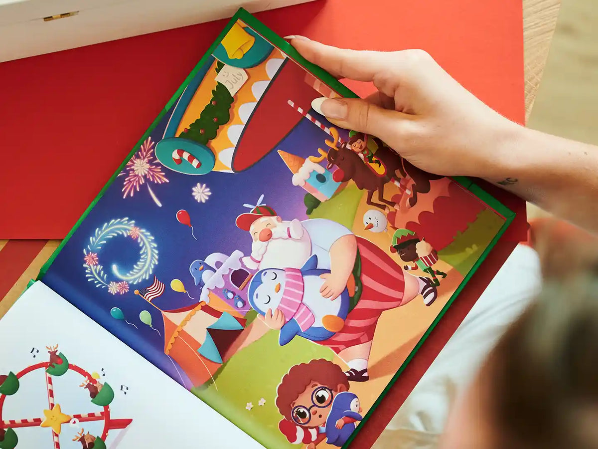 Un'illustrazione dal libro di Natale di Urrá Eroi presenta un personaggio personalizzato 