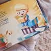 Una simpatica illustrazione dal libro di Natale di Urrà Eroi per bambini