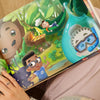 Illustrazione colorata sui bambini piccoli come insetti dal nostro libro personalizzato per quattro fratelli.