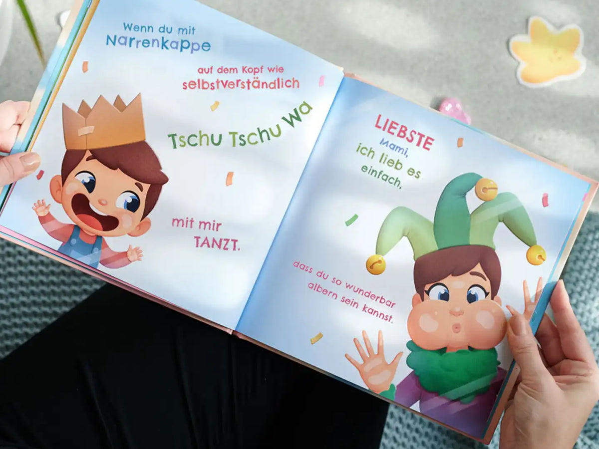 Dolci illustrazioni personalizzate dove mamma e figlio o figlia passano bei momenti insieme.