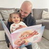Immagina la gioia negli occhi di papà mentre si vede insieme ai suoi piccolini sulla copertina di un libro personalizzato.