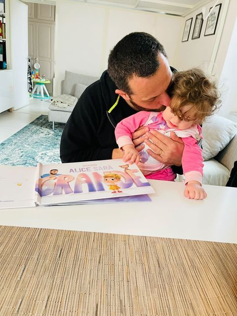 Regalo perfetto per la festa de Papa: un libro personalizzato sul futuro del bambino.