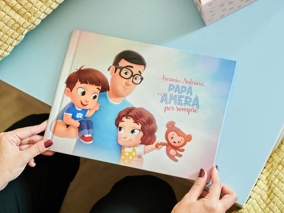 La copertina del libro personalizzato più venduto di Urrà Eroi per papà e due bambini.